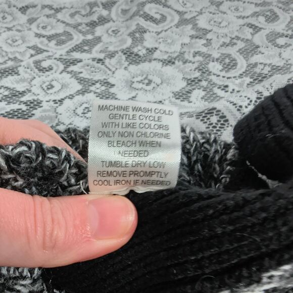 Super Soft Thick Black & Grey Crewneck Sweater - Picture 7 of 10